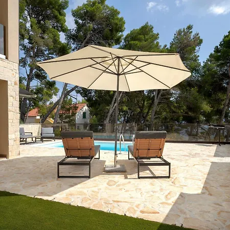 Seafront Totally Beachin With Private Pool