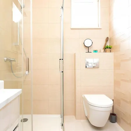Seafront Totally Beachin With Private Pool Apartman *