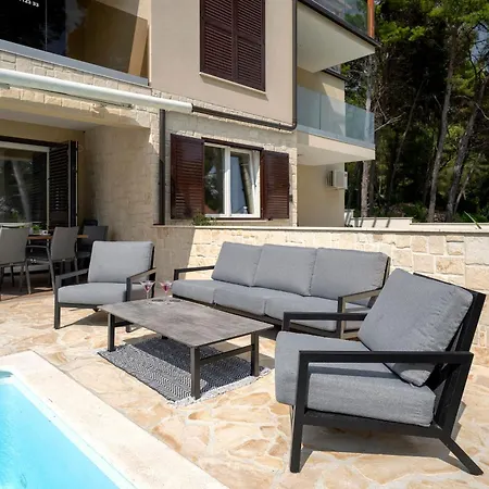 Seafront Totally Beachin With Private Pool Apartman Ivan Dolac