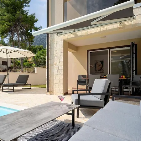 Apartman Seafront Totally Beachin With Private Pool